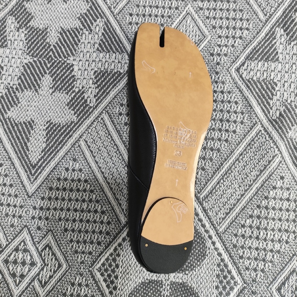Black Split-Toe Ballet Flats - Picture 10 of 12